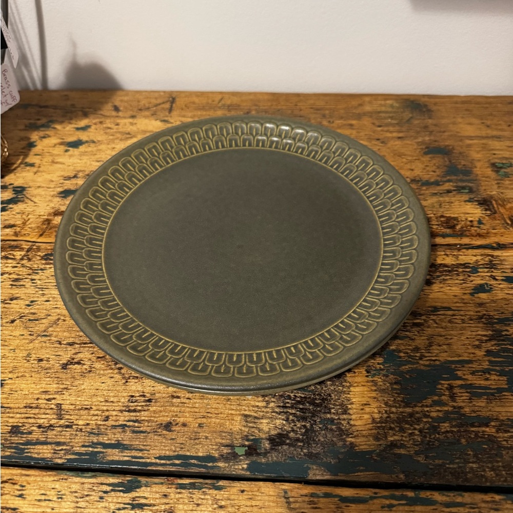 Wedgwood Cambrian Olive Green Dinner Plates